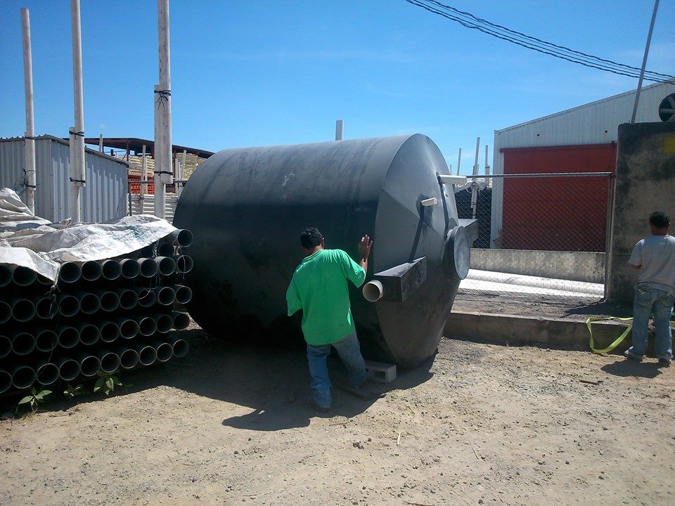 Biodigestor de fibra de vidrio.