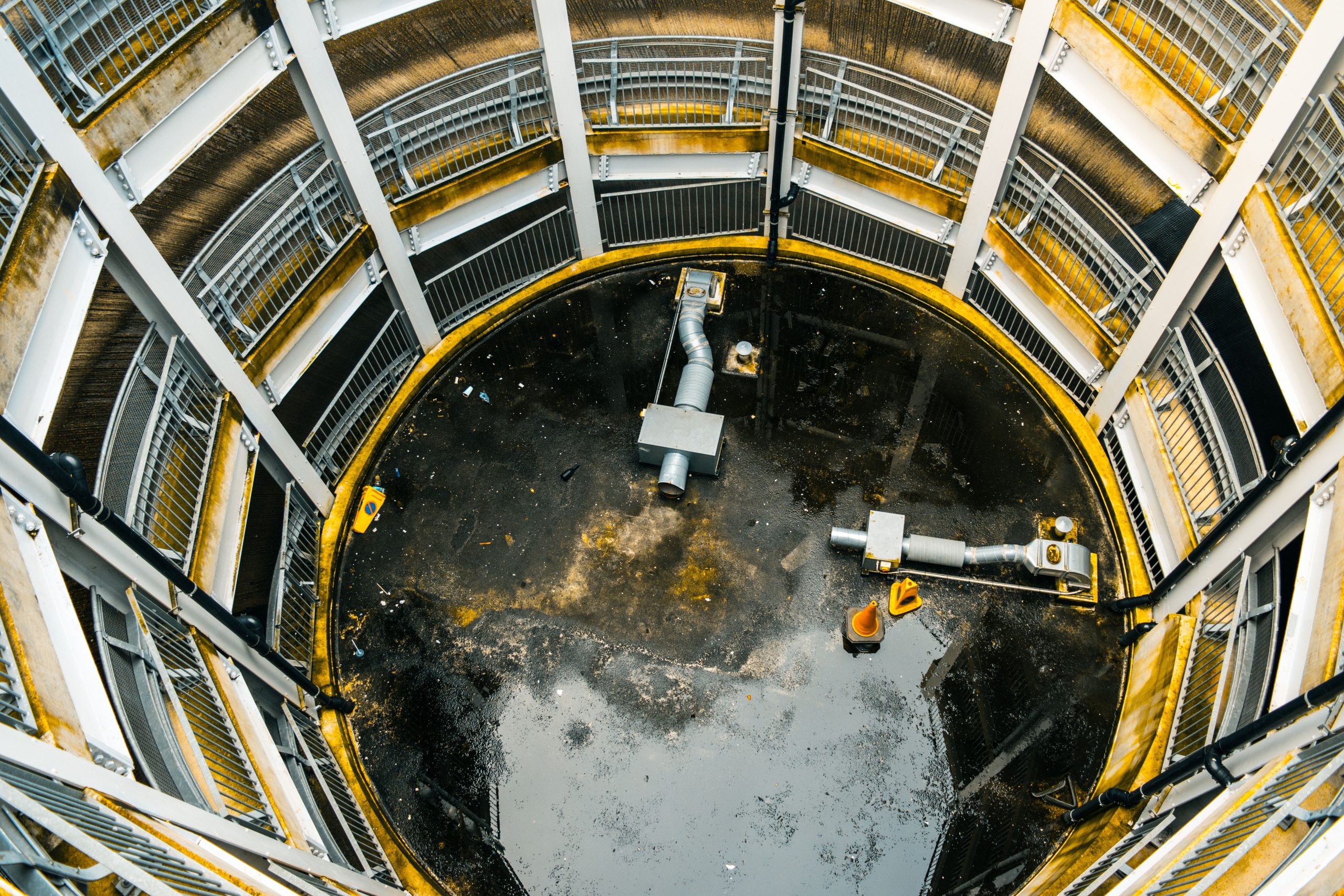Planta de Tratamiento: tecnologías modulares más usadas (MBBR y MBR) explicadas para público general—qué logran y por qué son compactas.